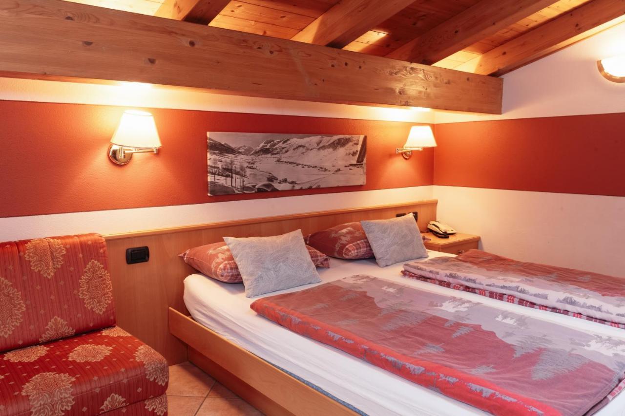 Hotel Garni Rin Da Rin Livigno Kültér fotó
